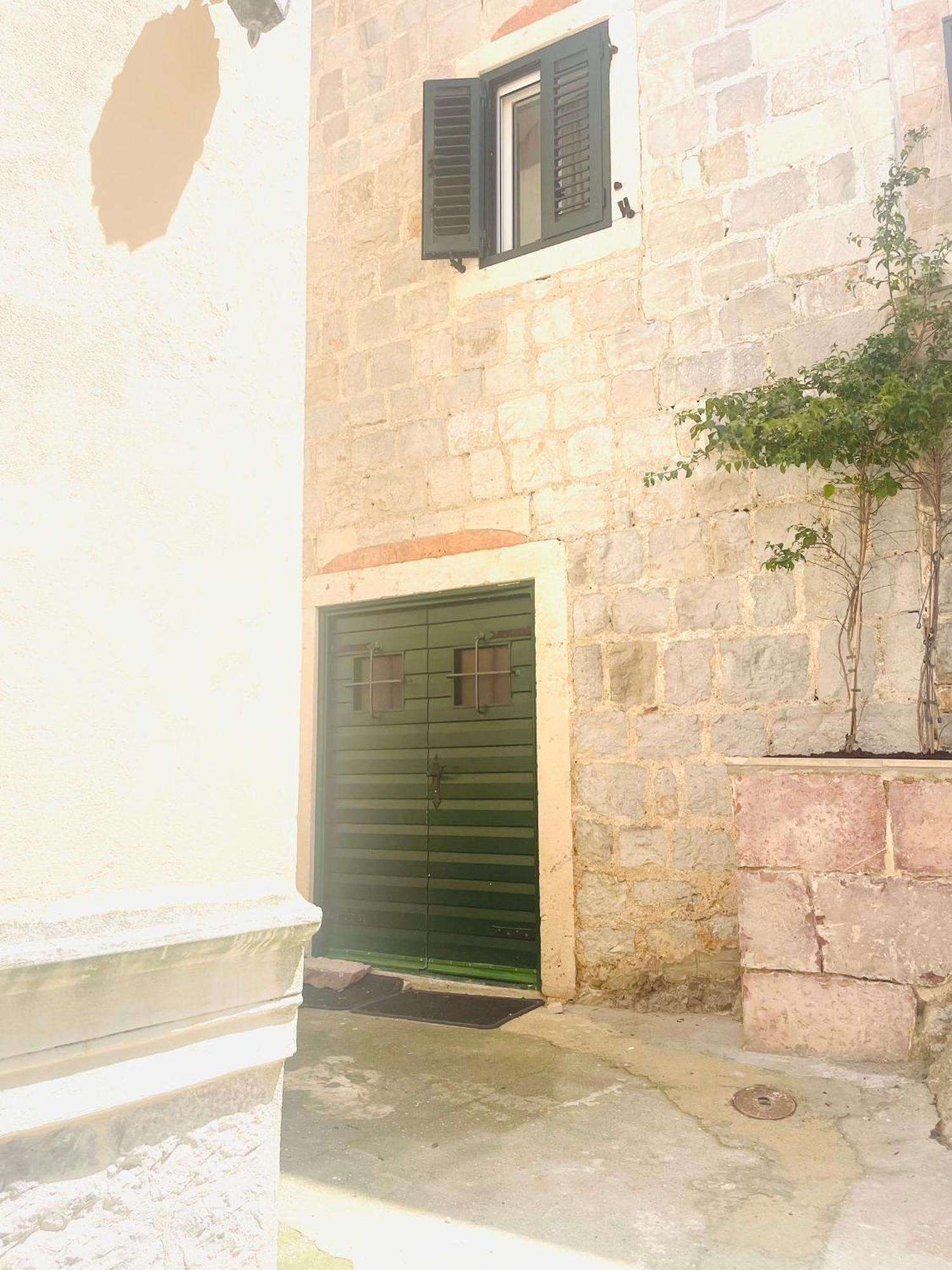 Appartamento Hearth Of Rose Herceg Novi Esterno foto